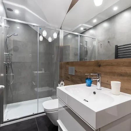 Neo Unique & Bright Apartments, Free Parking, 15min Old Town & Kazimierz - By Homelike * Cracóvia
