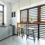 Neo Unique & Bright Apartments, Free Parking, 15min Old Town & Kazimierz - By Homelike Appartement