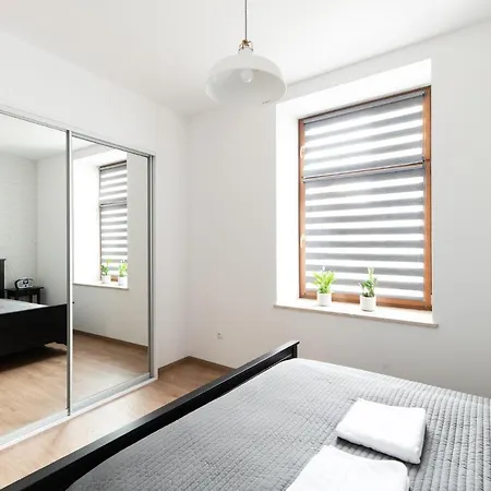 Neo Unique & Bright Apartments, Free Parking, 15min Old Town & Kazimierz - By Homelike