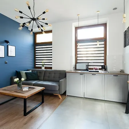Neo Unique & Bright Apartments, Free Parking, 15min Old Town & Kazimierz - By Homelike アパート クラクフ