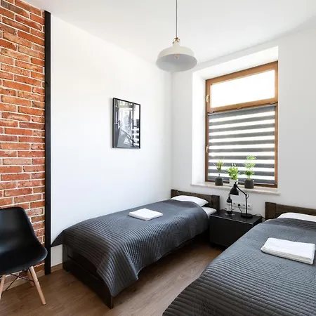 Neo Unique & Bright Apartments, Free Parking, 15min Old Town & Kazimierz - By Homelike アパート クラクフ