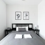 Neo Unique & Bright Apartments, Free Parking, 15min Old Town & Kazimierz - By Homelike Cracóvia