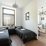 Neo Unique & Bright Apartments, Free Parking, 15min Old Town & Kazimierz - By Homelike Apartamento *