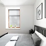 Neo Unique & Bright Apartments, Free Parking, 15min Old Town & Kazimierz - By Homelike