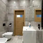 Neo Unique & Bright Apartments, Free Parking, 15min Old Town & Kazimierz - By Homelike Apartamento Cracóvia