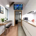 Neo Unique & Bright Apartments, Free Parking, 15min Old Town & Kazimierz - By Homelike Apartamento Cracóvia