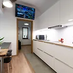 Neo Unique & Bright Apartments, Free Parking, 15min Old Town & Kazimierz - By Homelike * Cracóvia